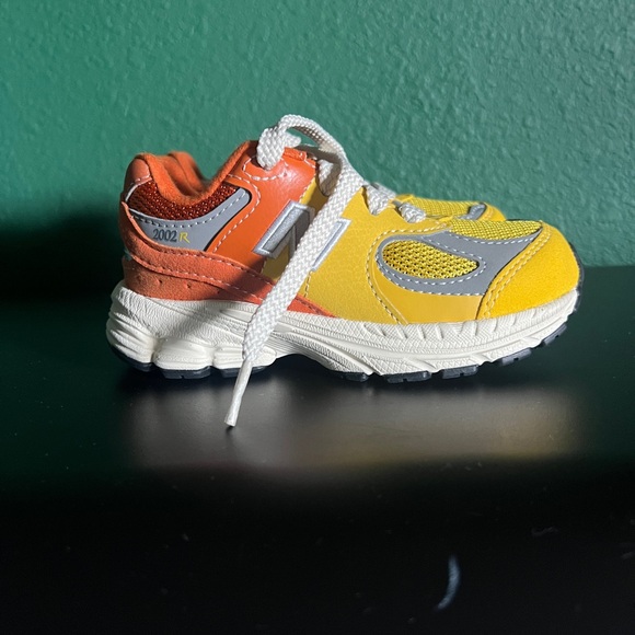 New Balance Toddler Yellow and Orange Sneakers 9c
